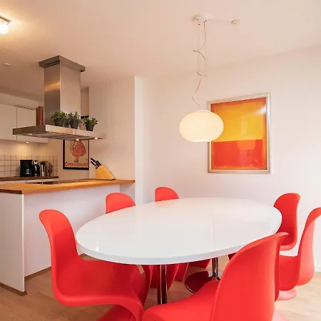 Apartment 6 Person Holiday In *