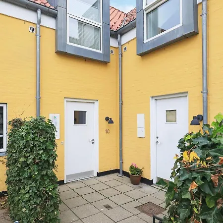 Apartment 6 Person Holiday In *
